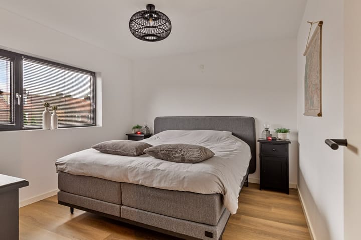 Foto 23 van Burgemeester van Hooffln 40