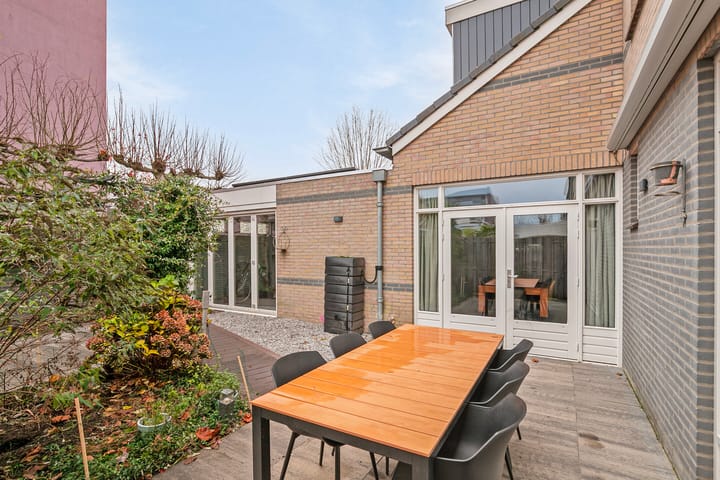 Photo 35 of Michiel de Ruijterstraat 50