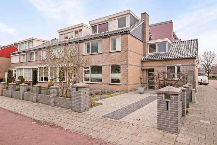 Photo 42 of Michiel de Ruijterstraat 50