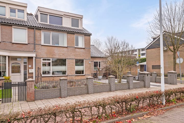 Photo 43 of Michiel de Ruijterstraat 50