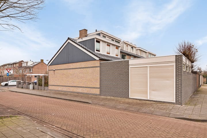 Photo 44 of Michiel de Ruijterstraat 50