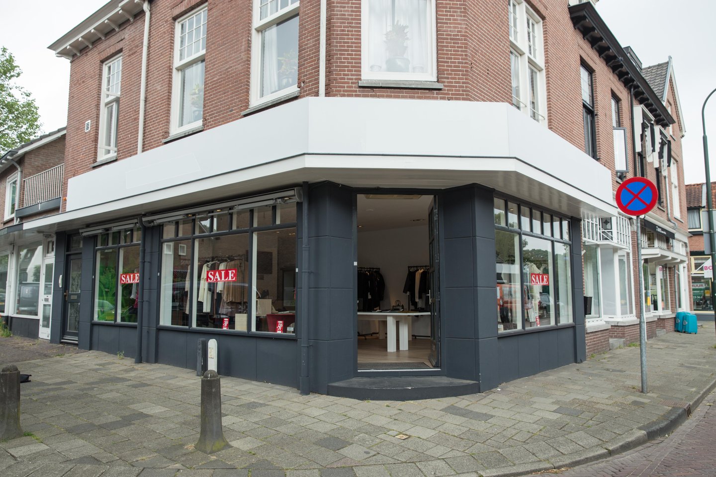 View photo 1 of Naarderstraat 23