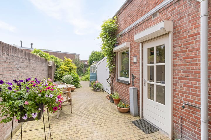 Foto 40 van Burgemeester De Roocklaan 19