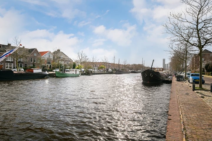 Bekijk foto 32 van Vredeman de Vriesstraat 58