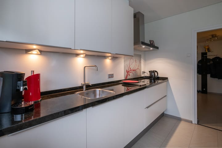 Foto 7 van Van Anrooystraat 393