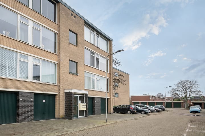 Foto 24 van Van Anrooystraat 393