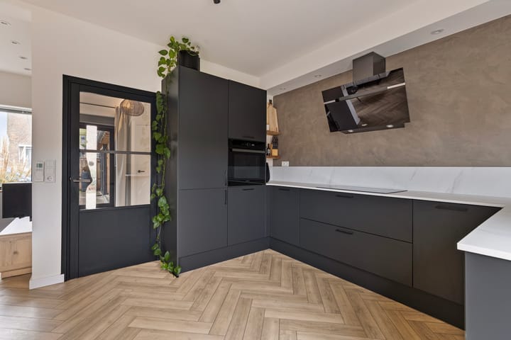 Foto 9 van Oranjeboomstraat 23