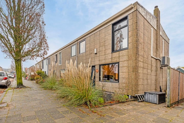 View photo 19 of Oranjeboomstraat 23