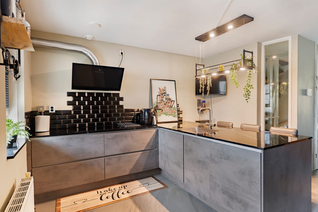 Photo 11 of Merbau 110