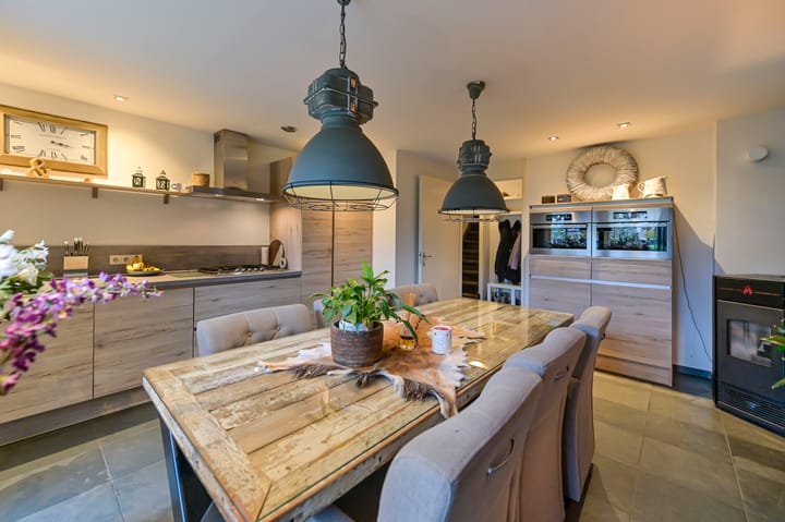 Foto 7 van Zwanebloem 25