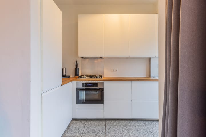 Foto 16 van Johan de Wittlaan 152