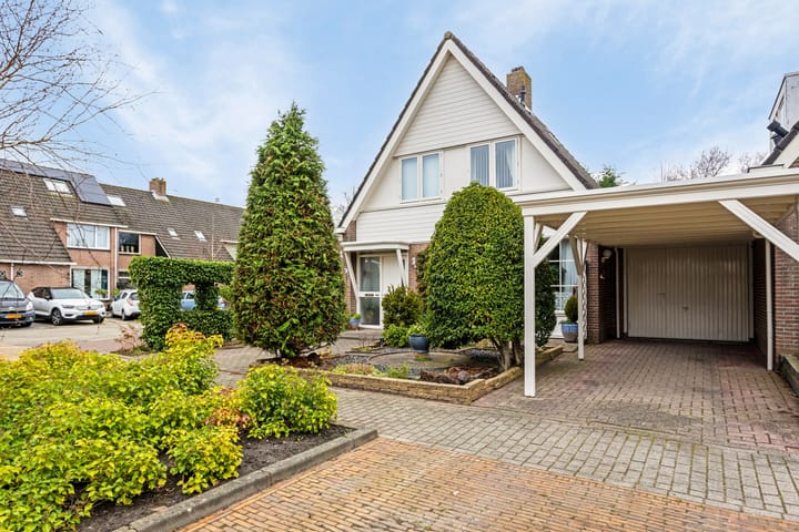 Foto 1 van P. Bergmanstraat 1