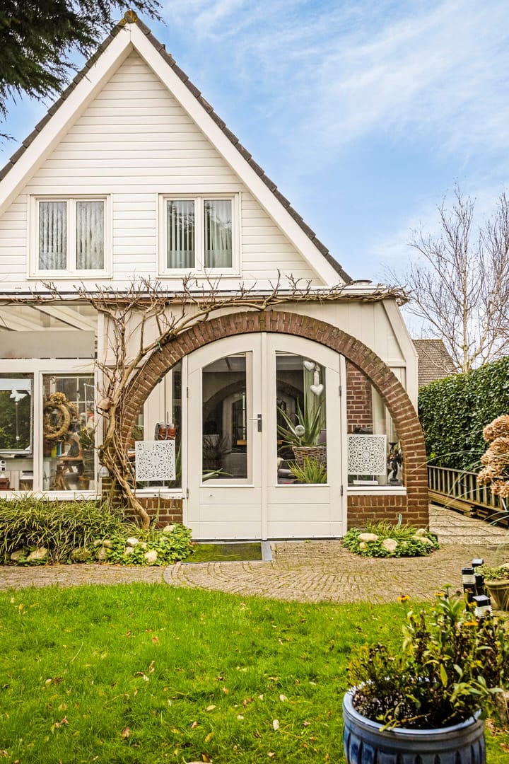 Foto 32 van P. Bergmanstraat 1