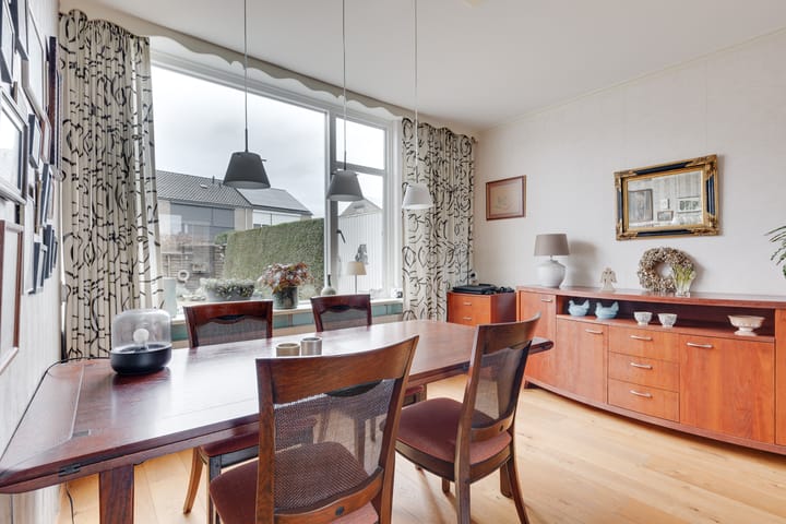 Photo 10 of Pijnboomstraat 7