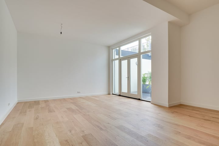 View photo 2 of Oudegracht 312-D