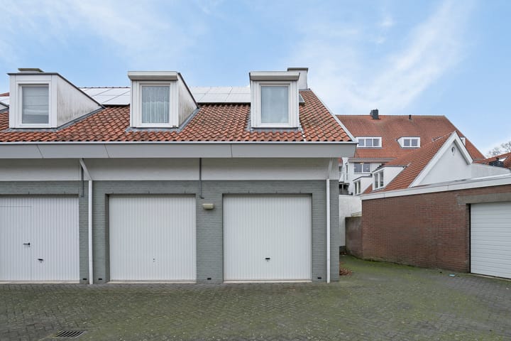 Photo 26 of Pater R.D. Kloegstraat 23