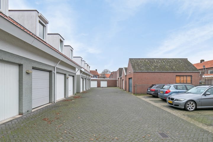 Photo 28 of Pater R.D. Kloegstraat 23