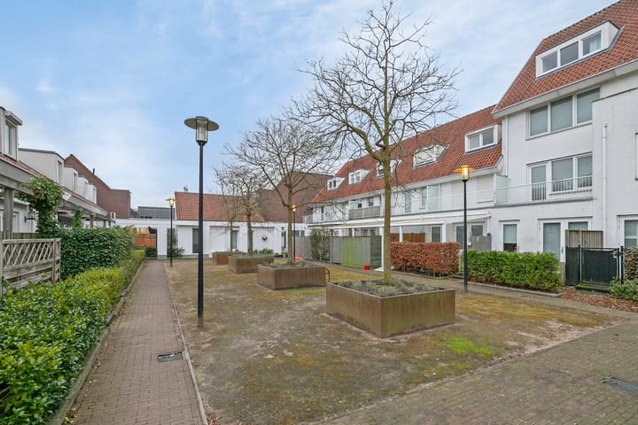 Photo 30 of Pater R.D. Kloegstraat 23