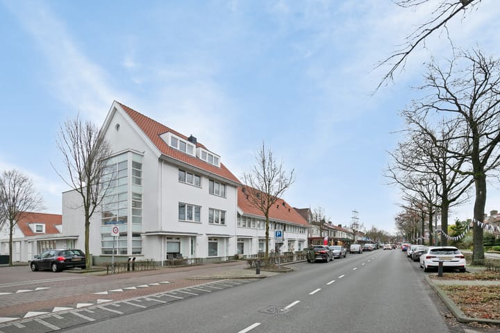 Photo 32 of Pater R.D. Kloegstraat 23
