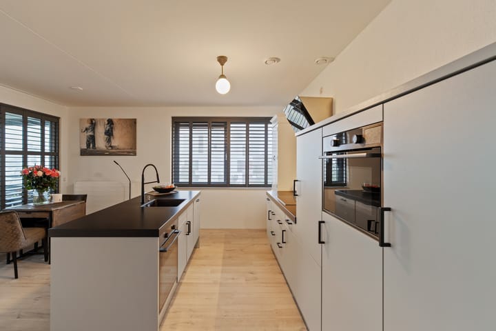 Foto 15 van Santorinihof 18