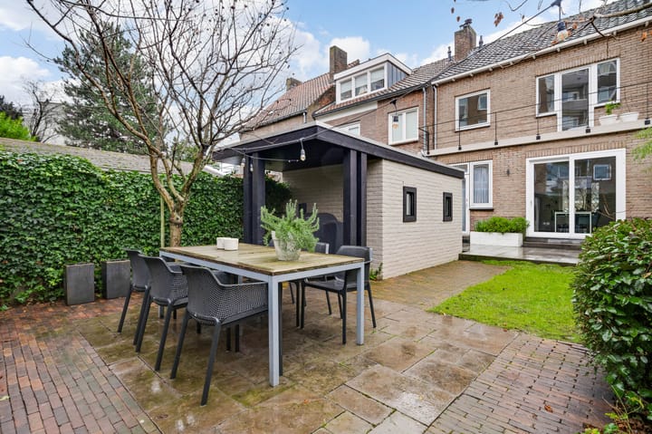 Foto 4 van Waldeck Pyrmontstraat 6