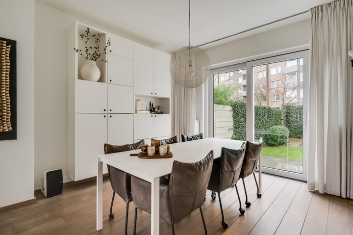 Foto 7 van Waldeck Pyrmontstraat 6