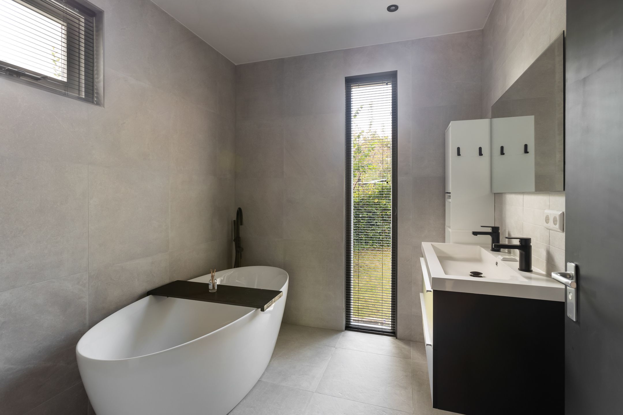 Photo 3 of Schuwacht 12