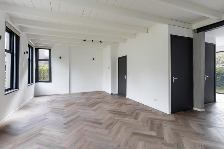 Foto 2 van Schuwacht 12