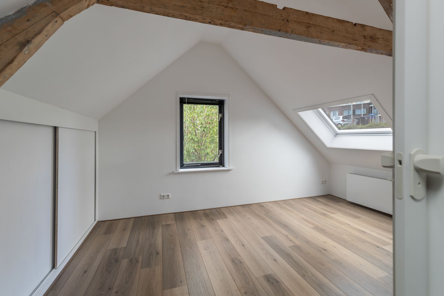 Photo 20 of Schuwacht 12