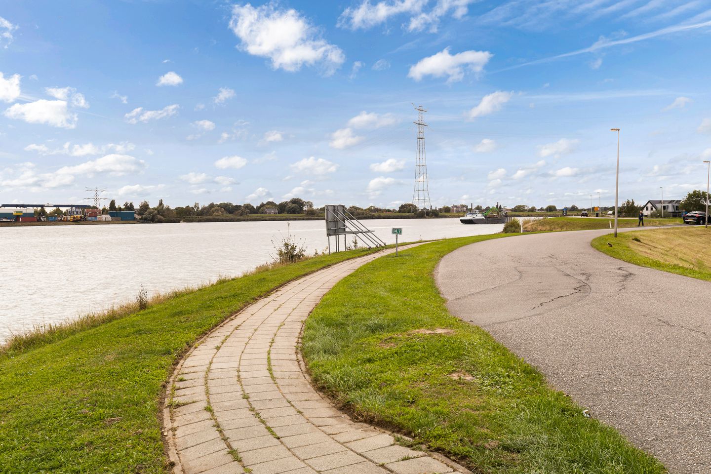 Photo 34 of Schuwacht 12