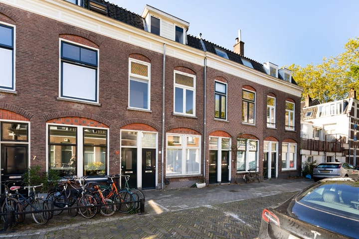 Photo 41 of Bloemstraat 5