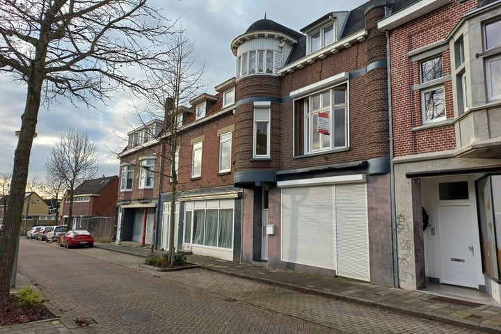 Bekijk foto 1 van Hoofdstraat 384