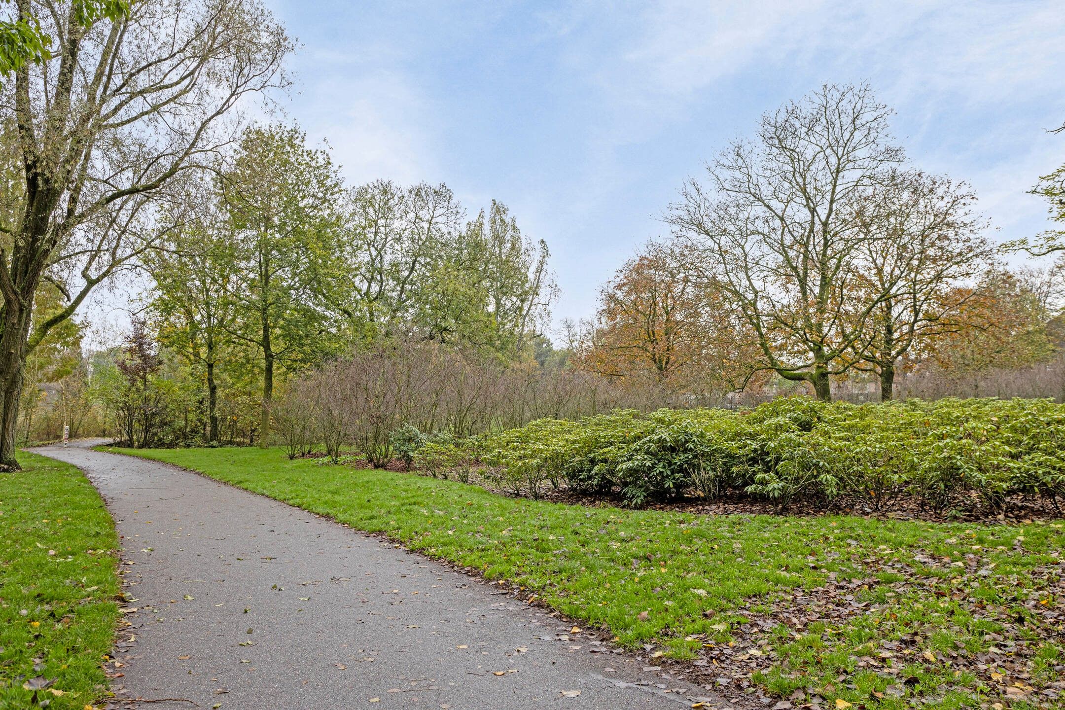 Photo 12 of Geldersedam 50-B