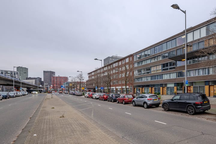 Foto 2 van Maashaven O.z. 184