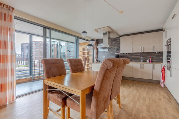 Foto 11 van Maashaven O.z. 184