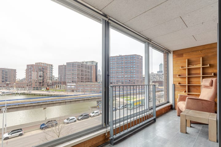 Foto 14 van Maashaven O.z. 184