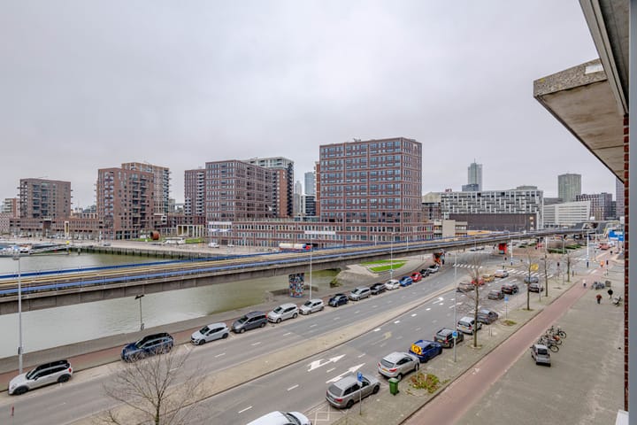 Foto 28 van Maashaven O.z. 184