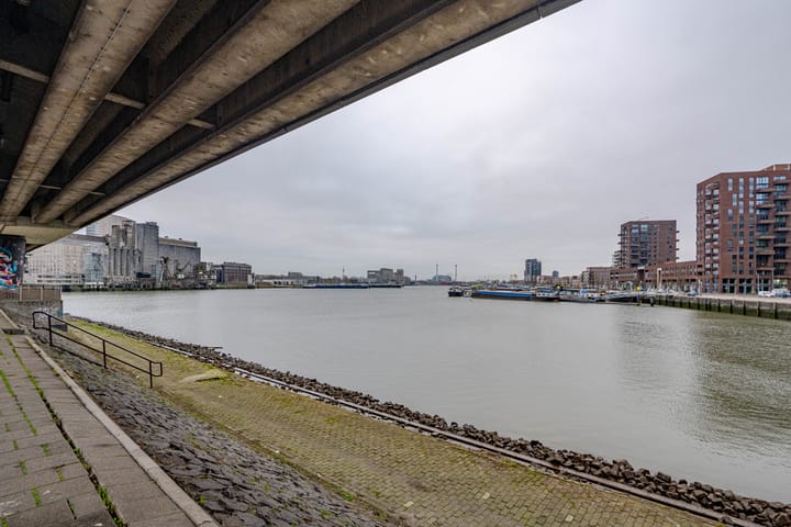 Foto 32 van Maashaven O.z. 184