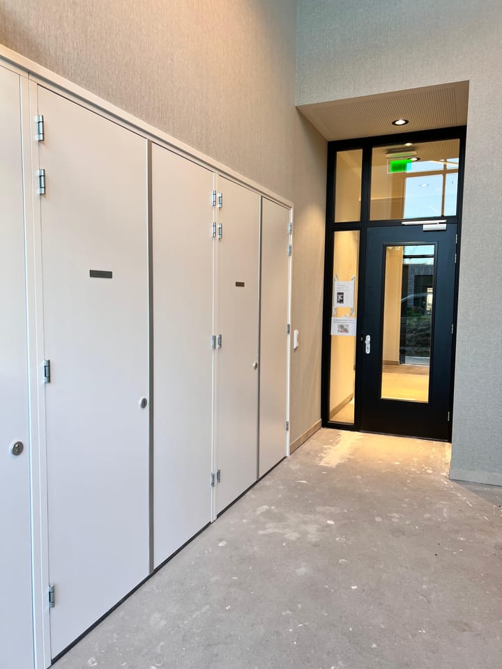 Photo 8 of Mies van der Rohestraat 261