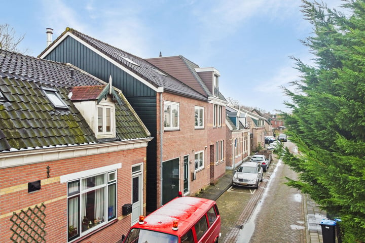 View photo 47 of Jan de Wittestraat 77