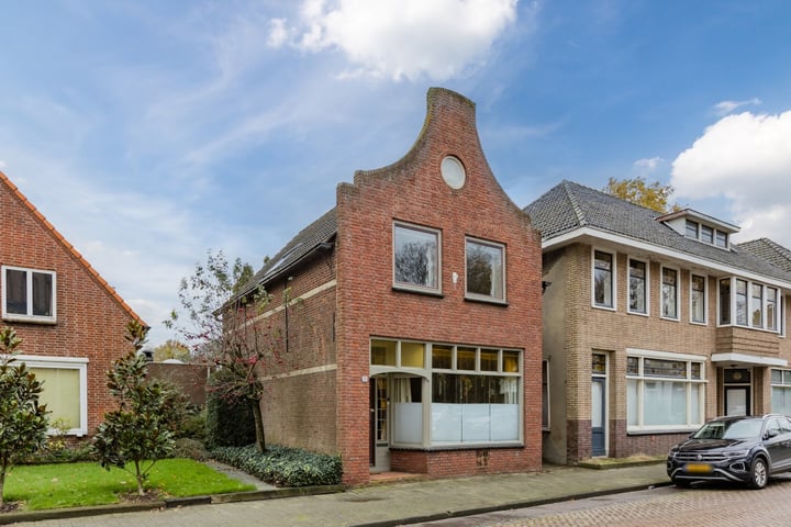 Dorpsstraat 4