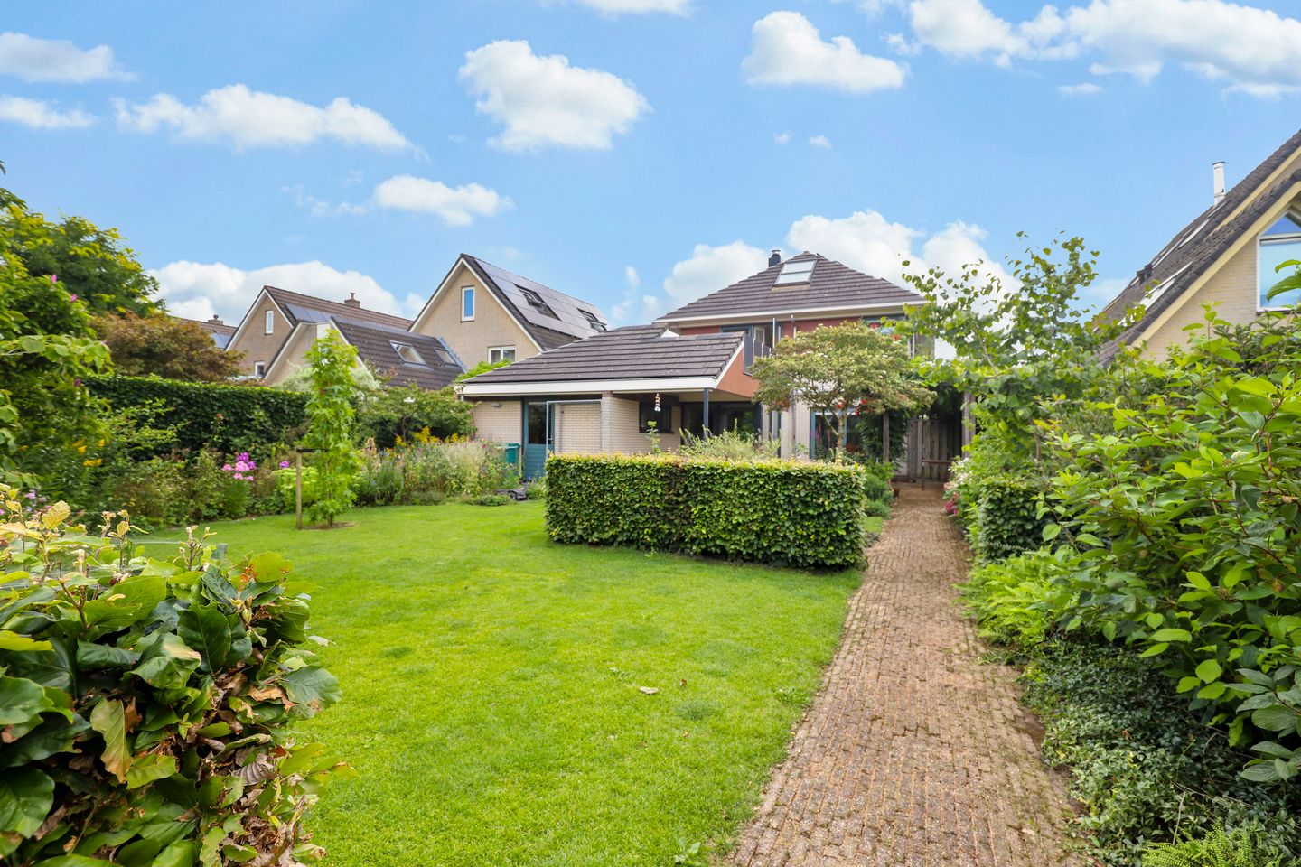 Foto 49 van Doornenburgallee 42