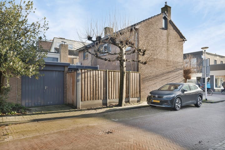 Foto 31 van Blekerstraat 84