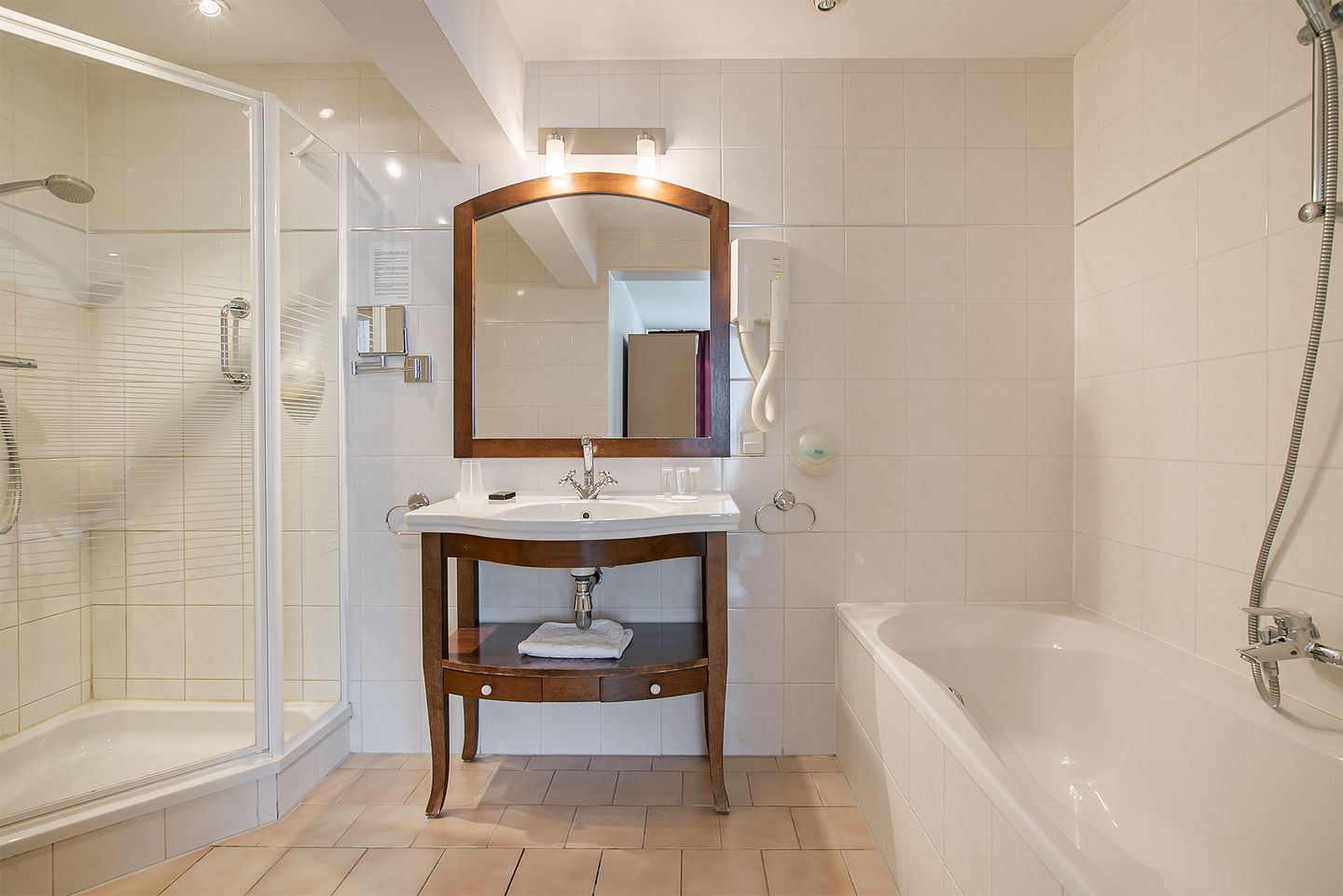 Foto 5 van Burgemeester van Fenemaplein 2-A1303