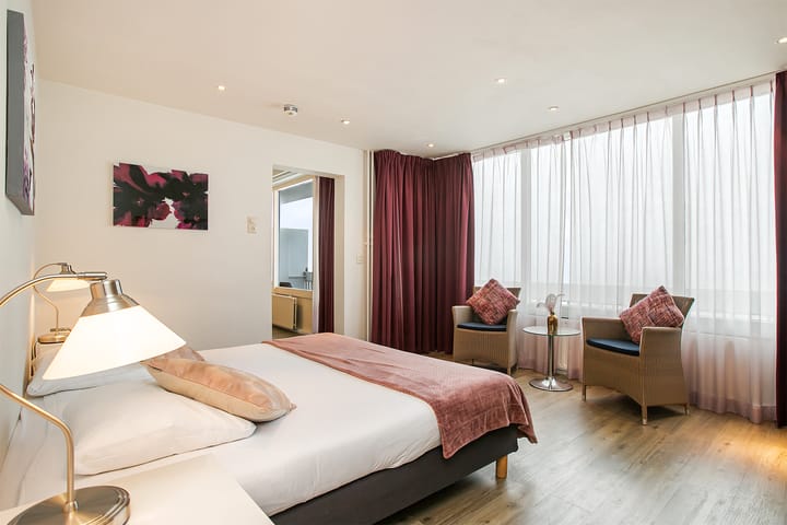 Photo 8 of Burgemeester van Fenemaplein 2-A1303