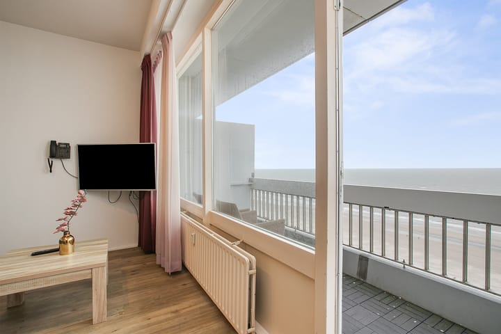 Photo 13 of Burgemeester van Fenemaplein 2-A1303