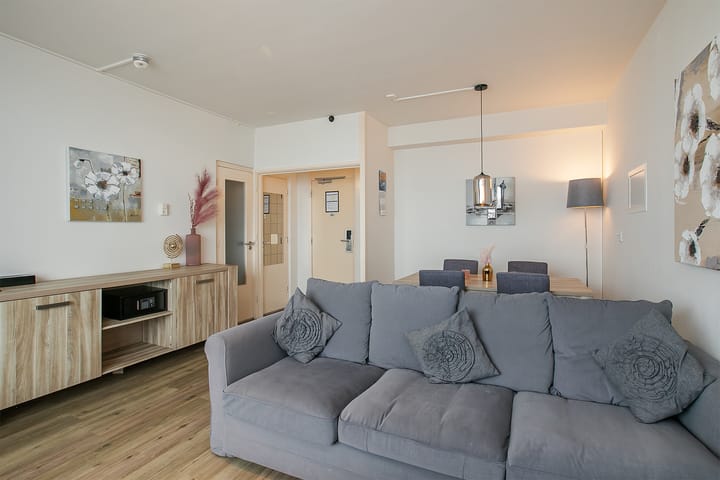 Photo 17 of Burgemeester van Fenemaplein 2-A1303