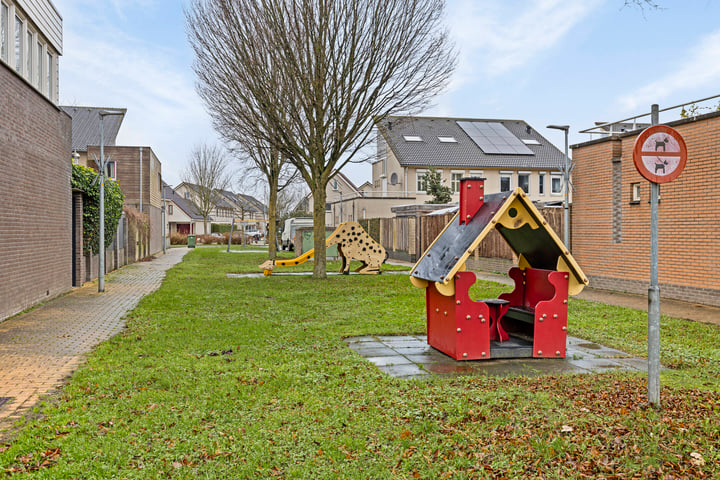 Bekijk foto 37 van Bingerdenallee 160