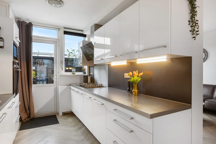 Foto 9 van Asterstraat 8