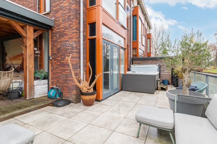 Foto 11 van Lessestraat 178